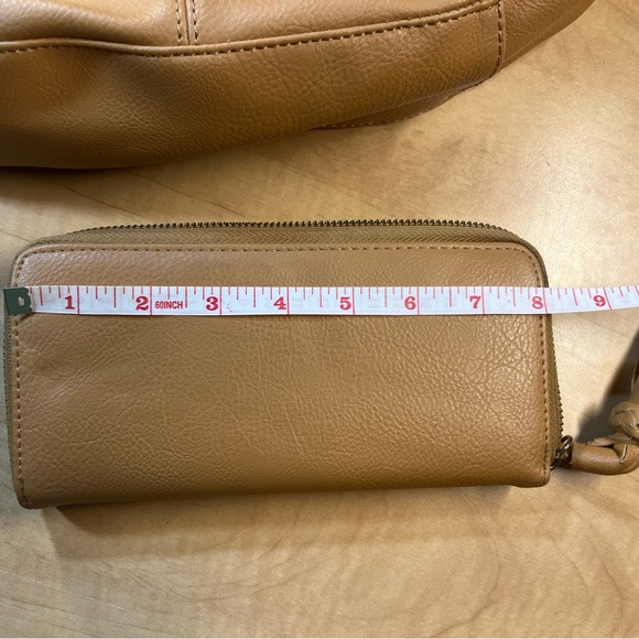 Olivia + Joy tan tassle shoulder bag purse with matching wallet - Picture 5 of 14